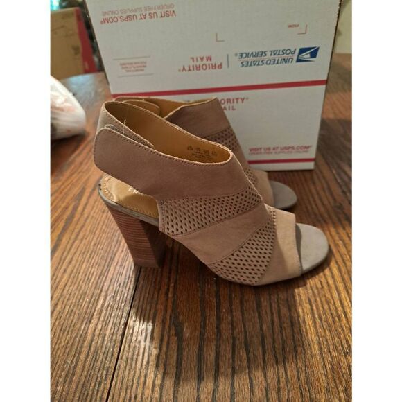 8.5 Franco Sarto Jalia Leather Tan Peep Toe Chunky High Heel Dress Shoes - Picture 3 of 7